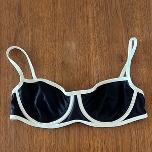 Monday Swimwear black/ivory top